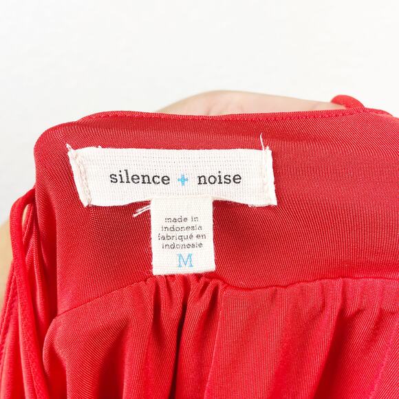 Silence + Noise Women's Coral Red Spaghetti Strap Silky Romper Size M Summer - Picture 3 of 5